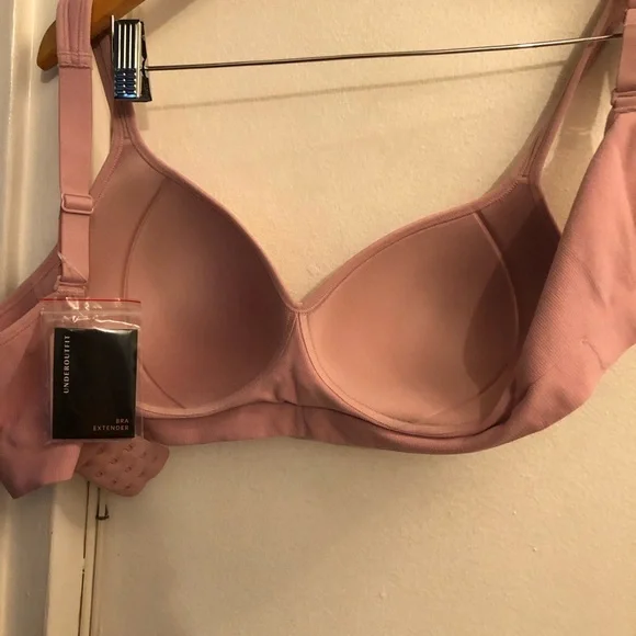 Underoutfit Wireless Women's Pink Comfort Bra - Picture 2 of 4